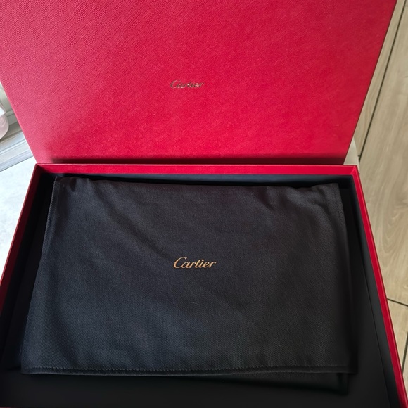 SOLD - Brand new Cartier clutch - classic red - Picture 2 of 4